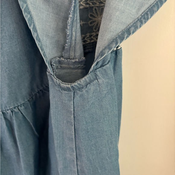 Old Navy Chambray Top - never worn - Picture 4 of 6